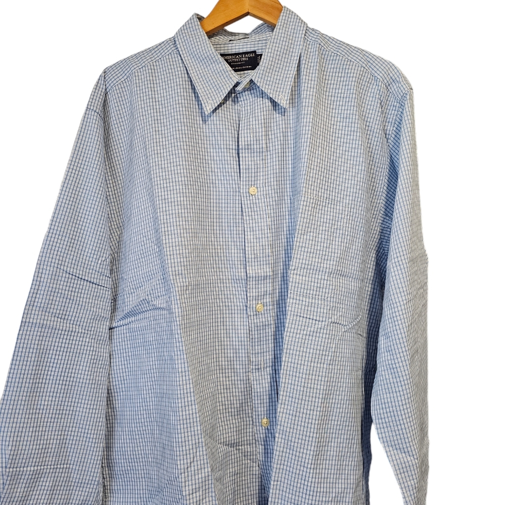 American Eagle Outfitters Blue Stripped button up size large
